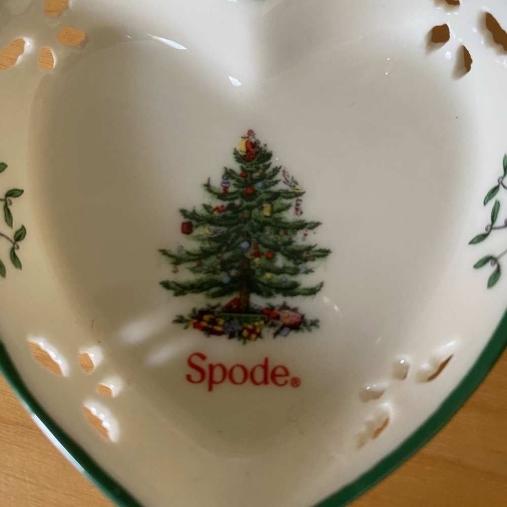 Spode Green and White Holiday Ornament - Picture 3 of 4